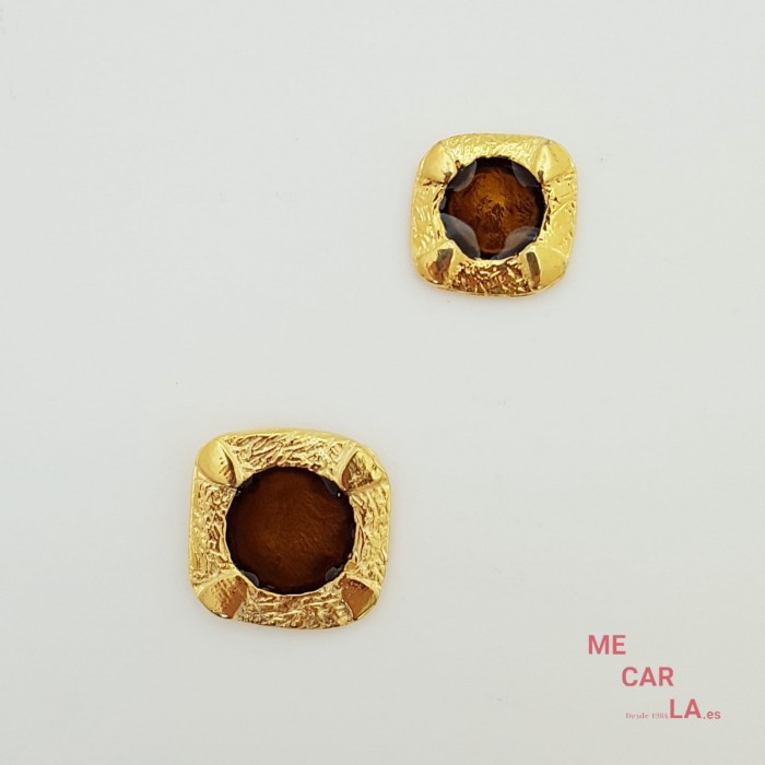 Botón de metal dorado con motivo marrón lacado